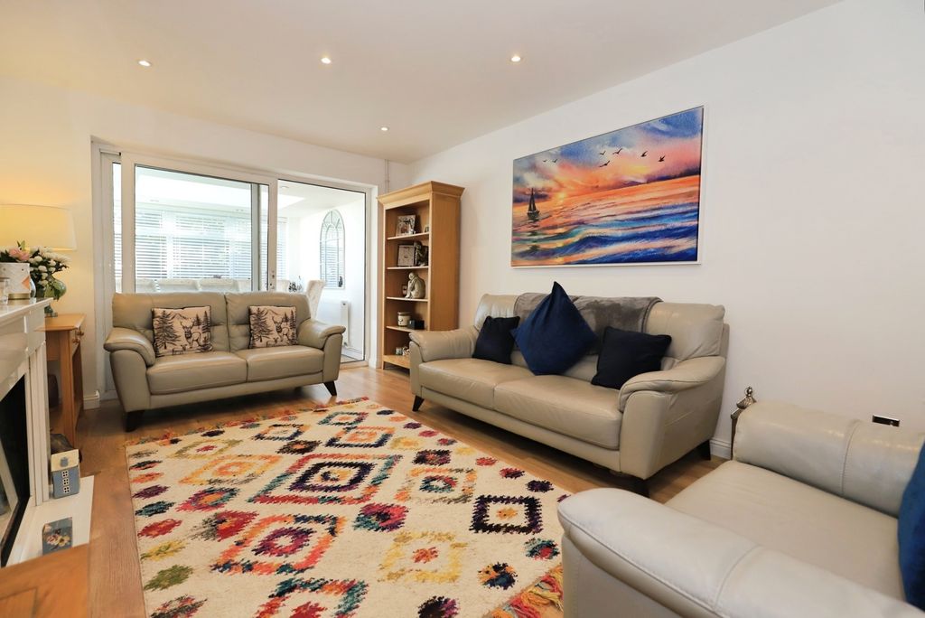 Property photo 2 of 12 Lounge/Diner