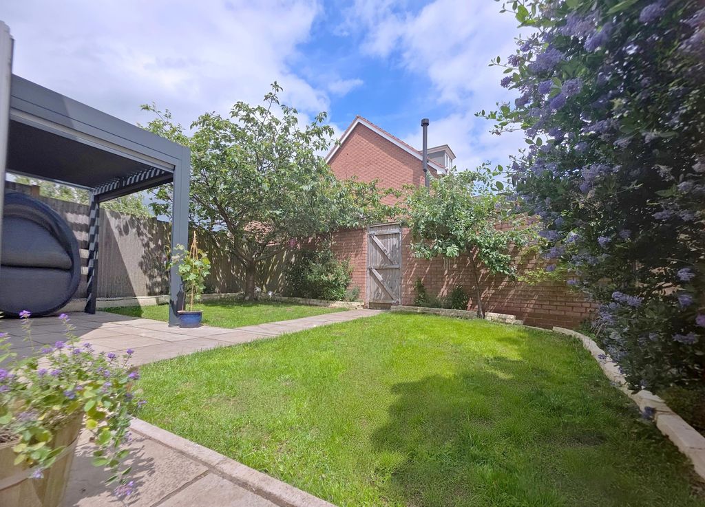 Property photo 2 of 13