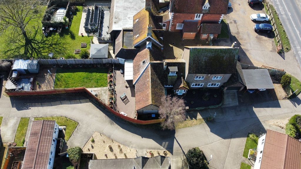 Property photo 2 of 28