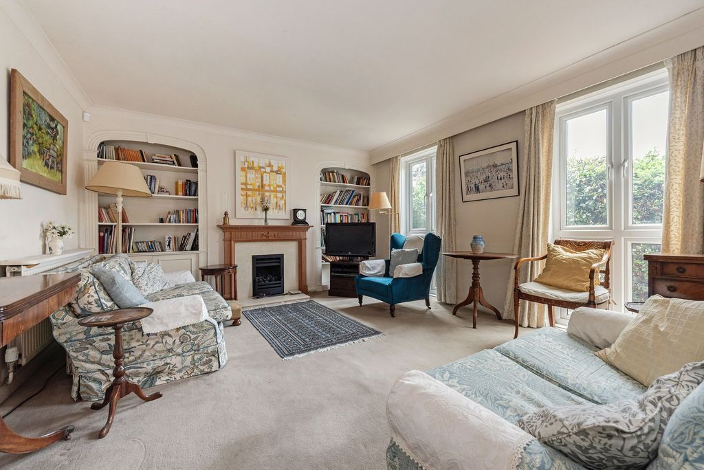 Property photo 2 of 20