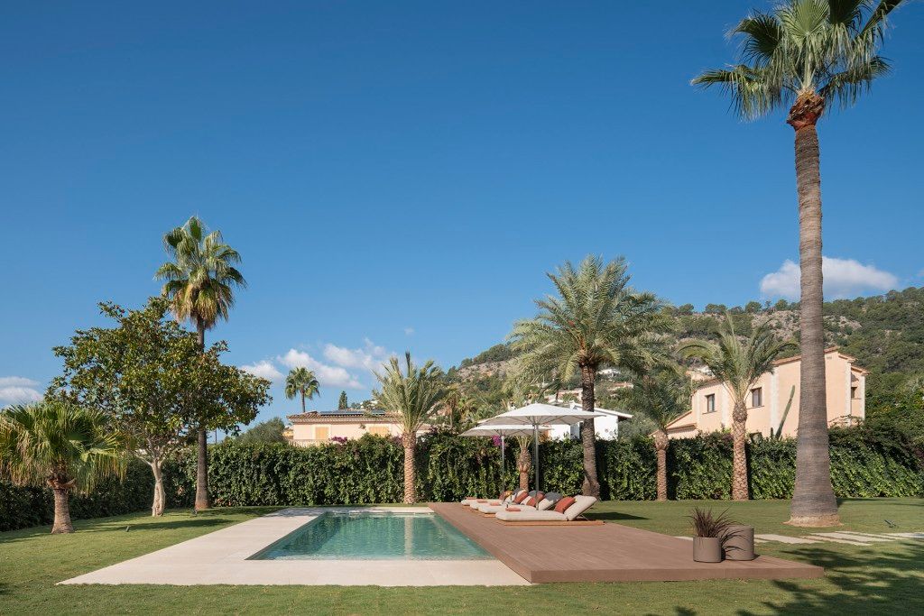 Property photo 2 of 20 Exterior (2)