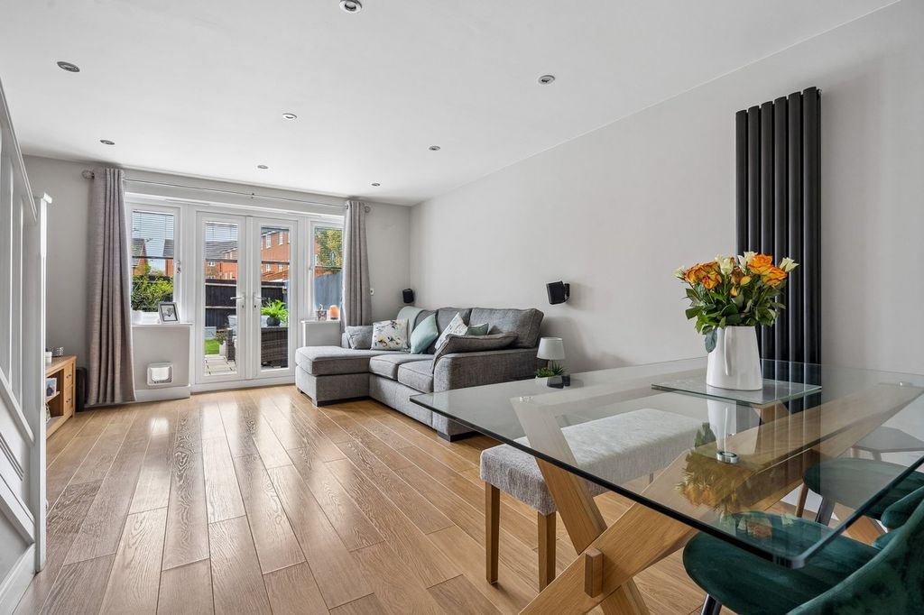 Property photo 3 of 25