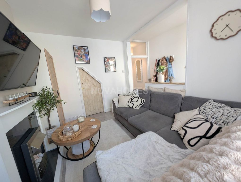 Property photo 3 of 11