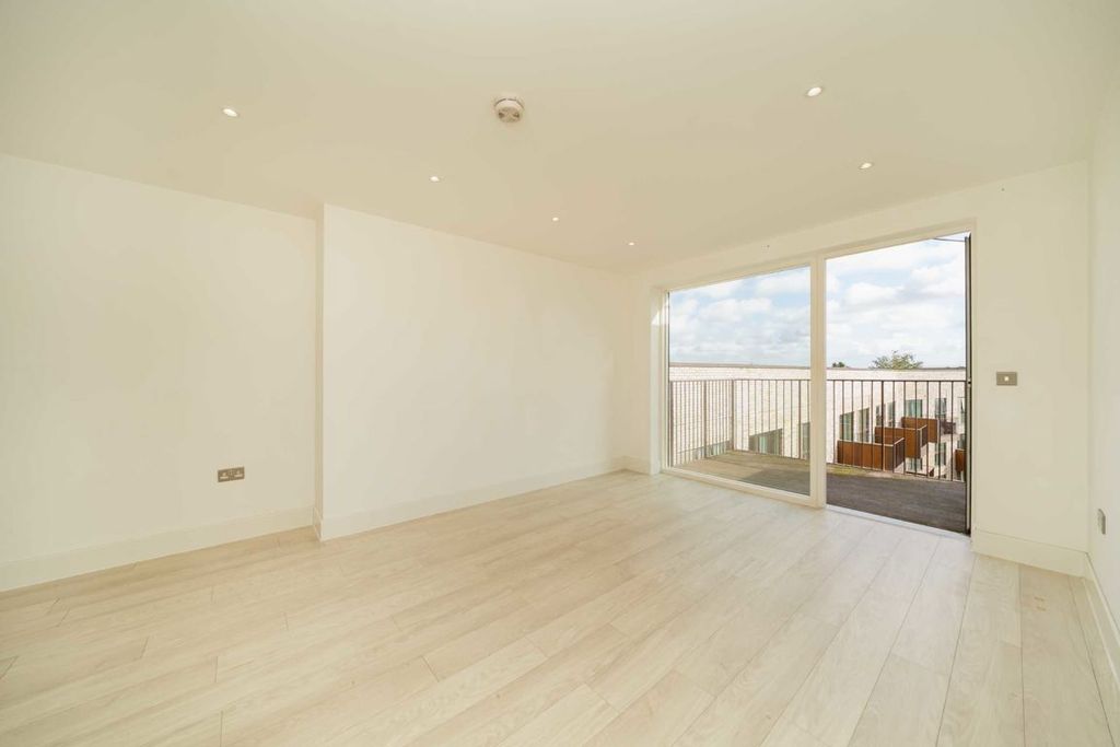 Property photo 2 of 6