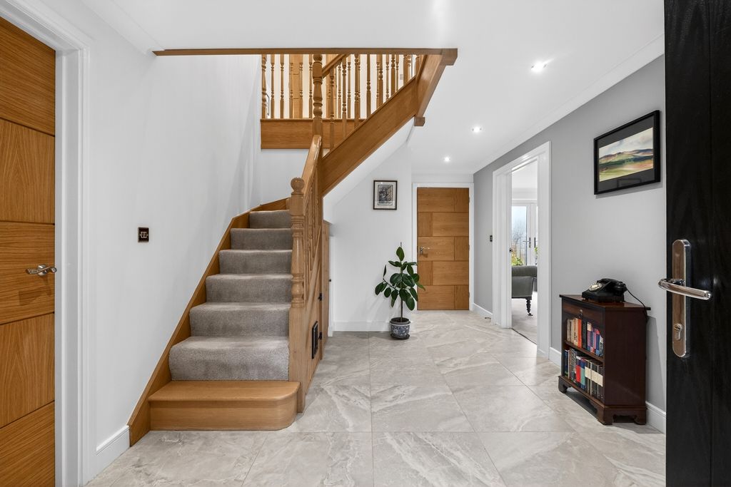 Property photo 3 of 27