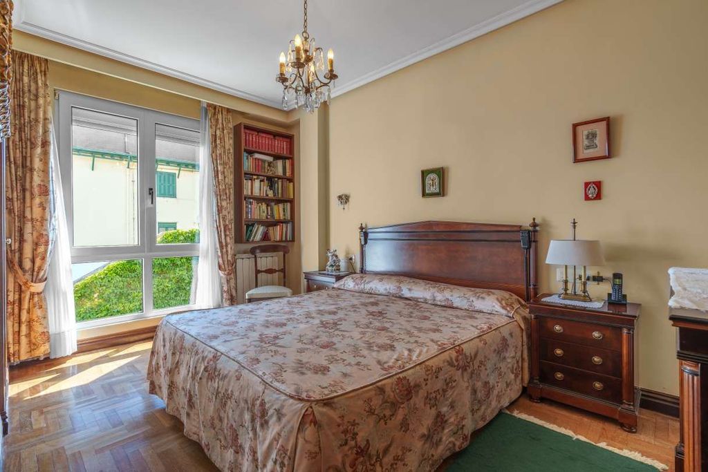 Property photo 3 of 34