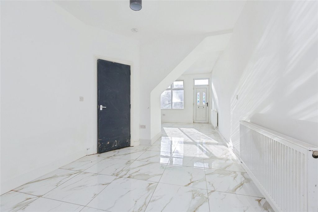 Property photo 3 of 16 Picture No. 05