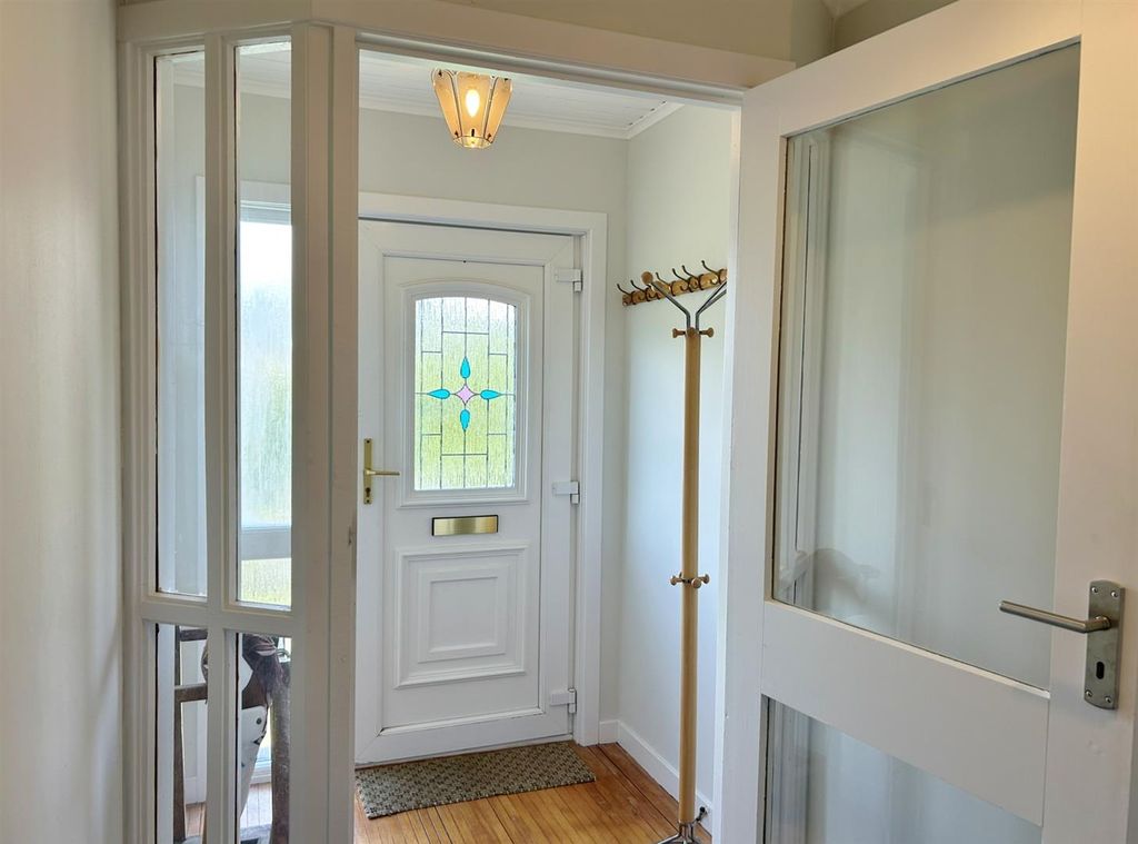 Property photo 2 of 35 Entrance