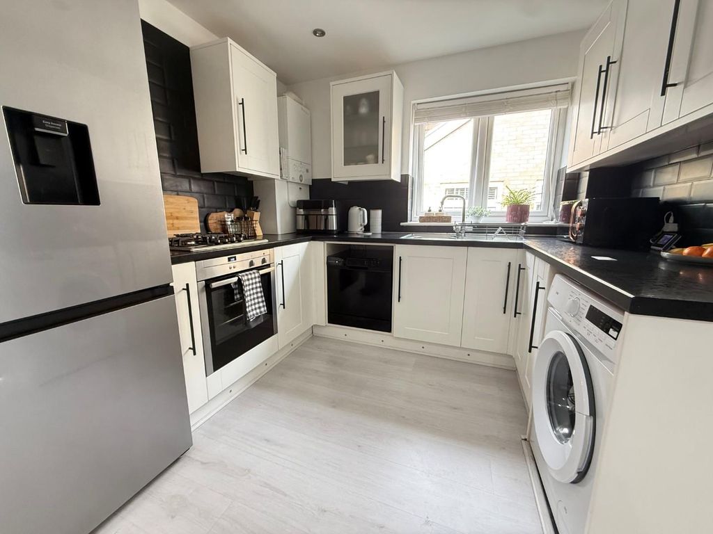 Property photo 2 of 11 4.Jpg