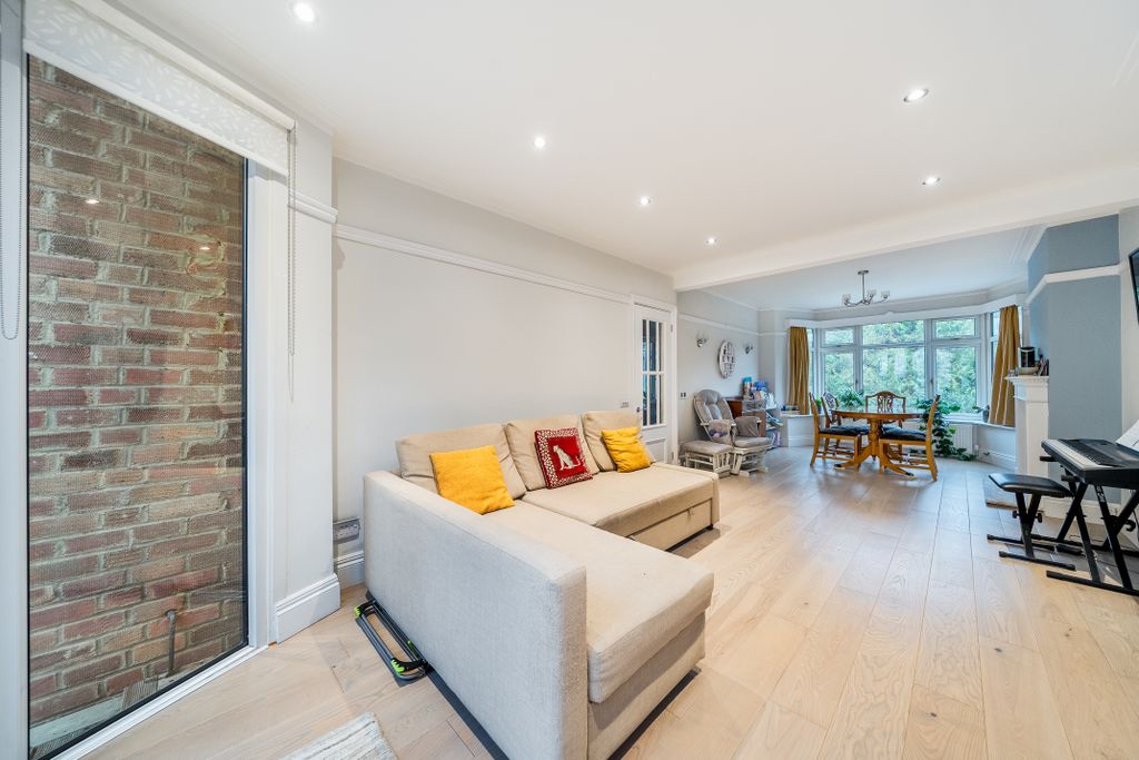 Property photo 2 of 21