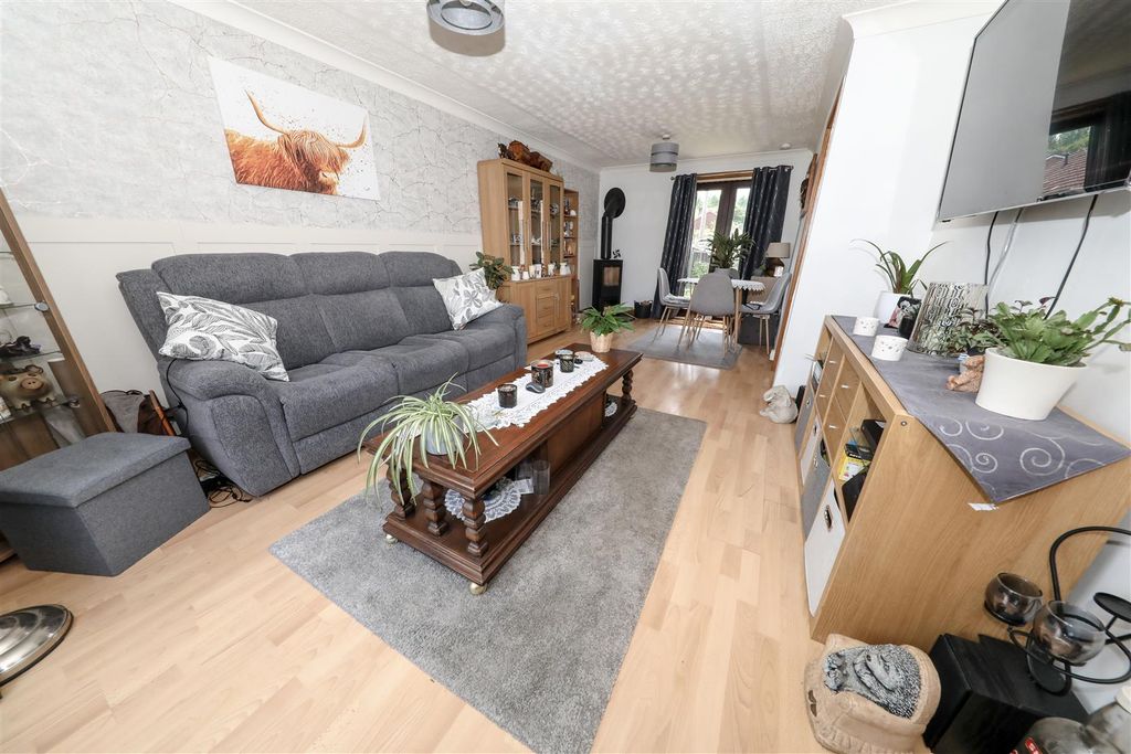 Property photo 2 of 15 B