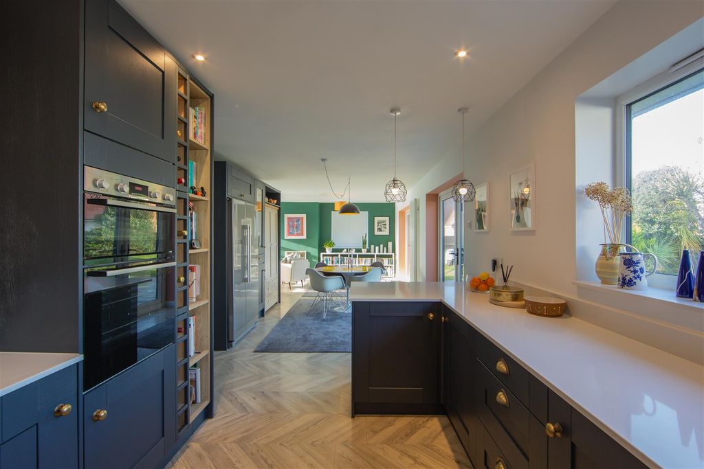 Property photo 2 of 22 Kitchen 02.Jpg