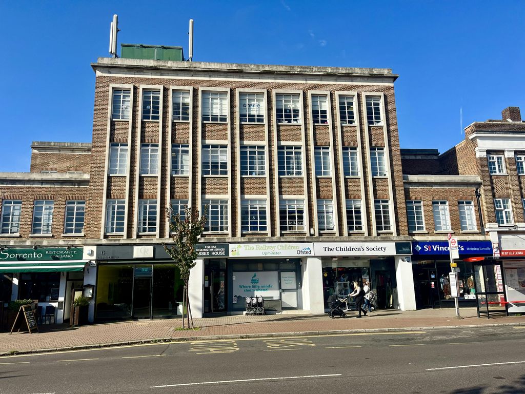 Property photo 1 of 14 Essexhousestationroadupminsterofficestoletrent.Jpg