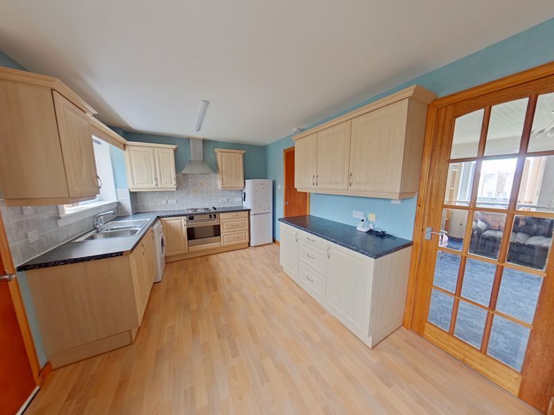 Property photo 3 of 11 Photo 6