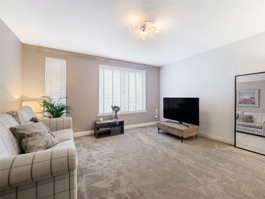 Property photo 2 of 19 Picture No. 04