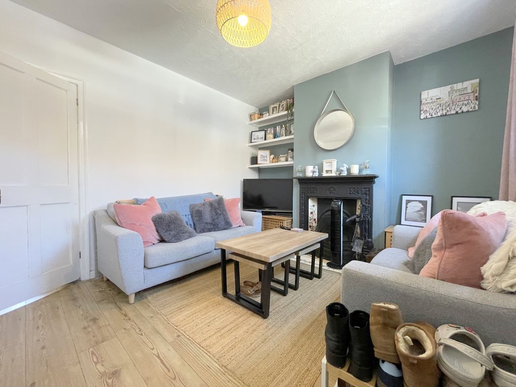 Property photo 3 of 13 Silcott Street