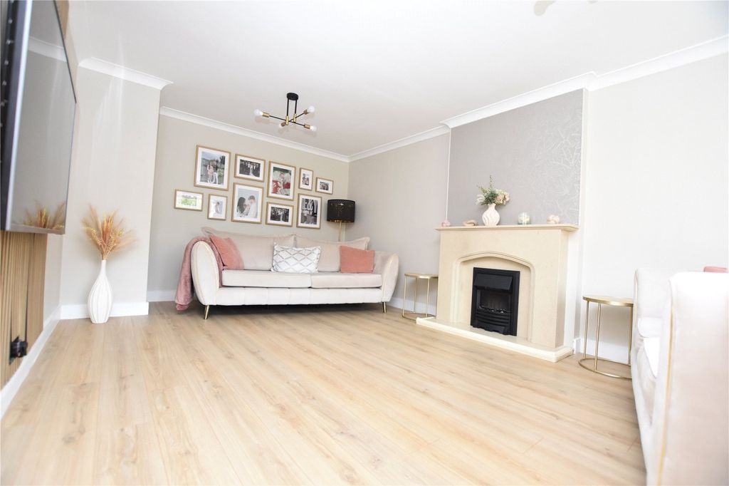 Property photo 2 of 27 Picture No. 09