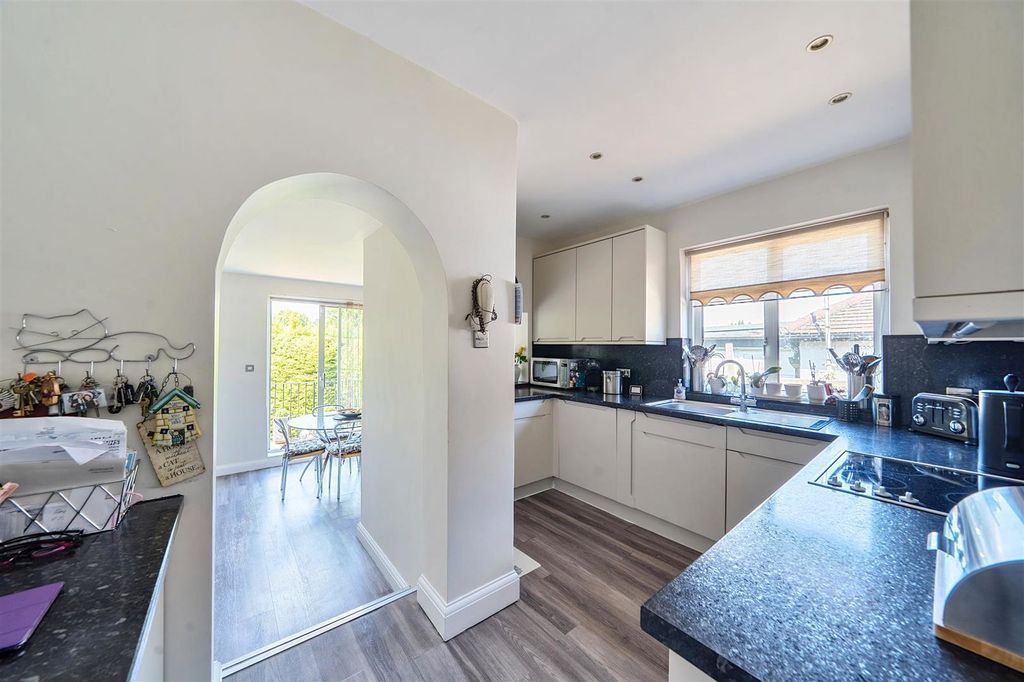 Property photo 3 of 16