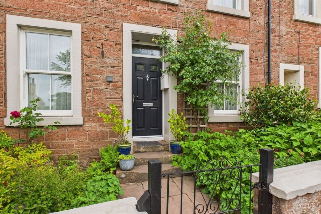 Property photo 2 of 37