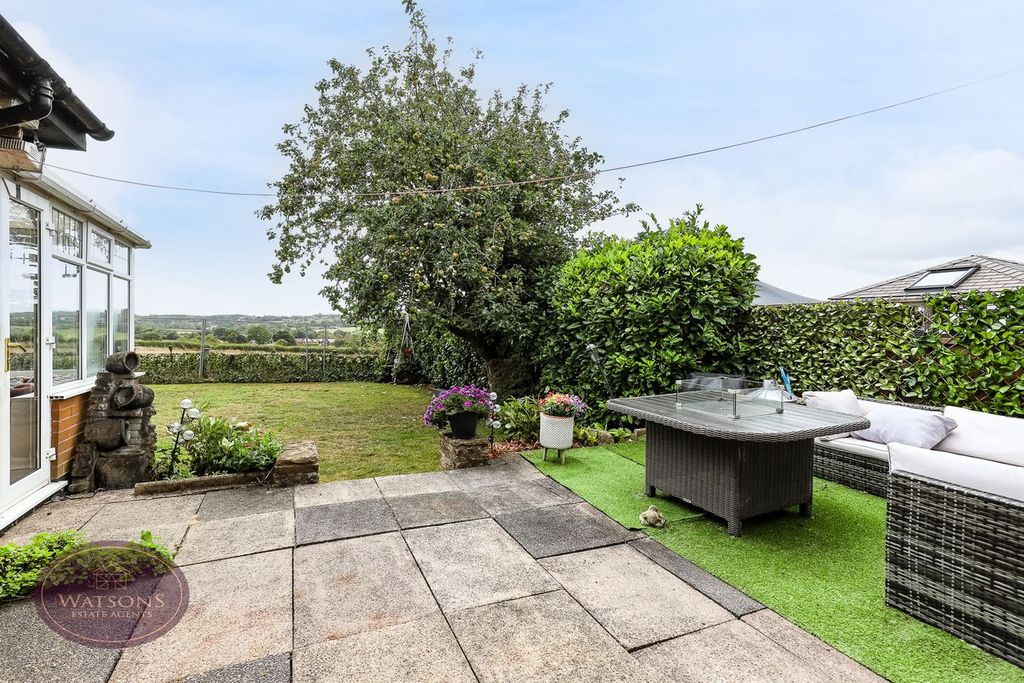 Property photo 2 of 31
