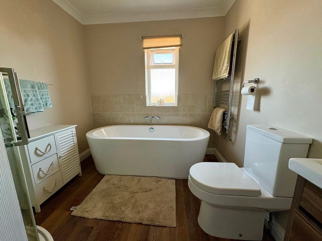 Property photo 3 of 27 Picture No. 14