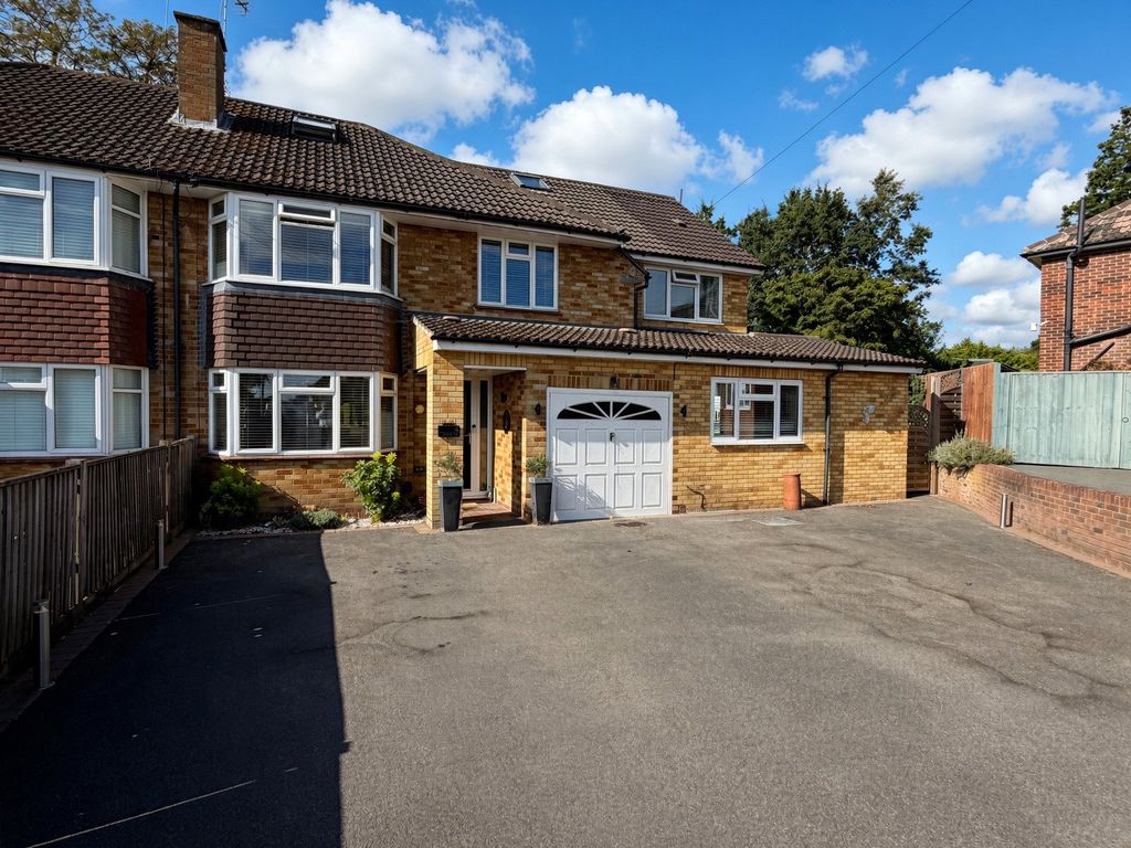Property photo 1 of 35 Picture No. 01