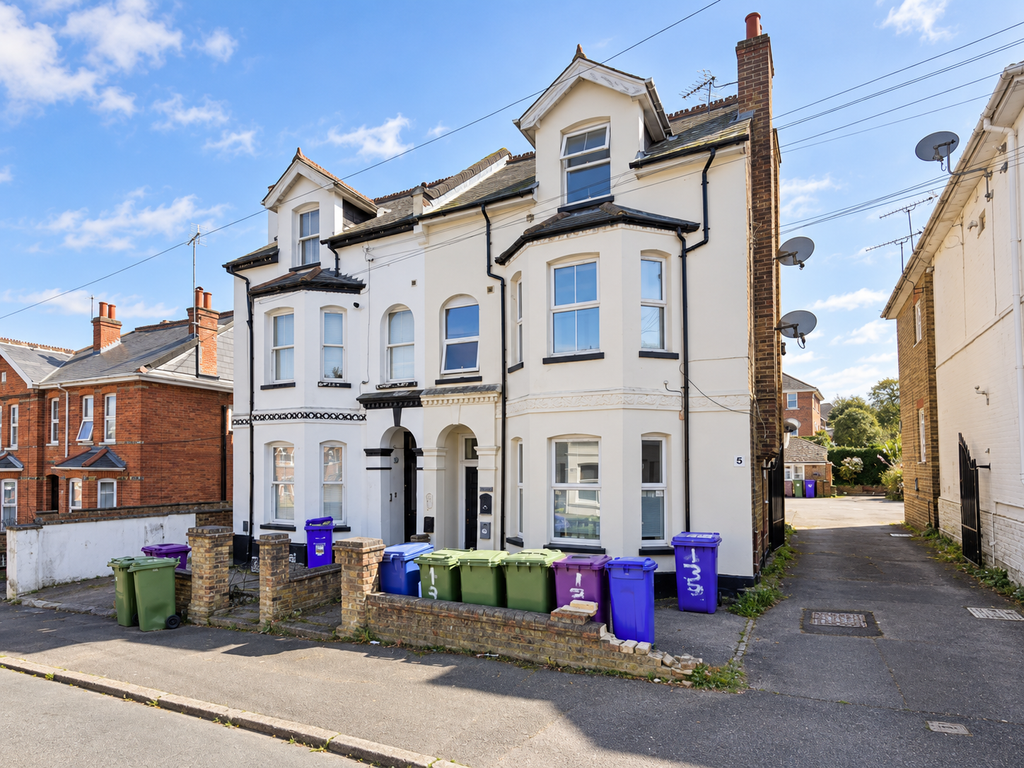 Property photo 1 of 7 1 Bed Flat In Prime Aldershot Location