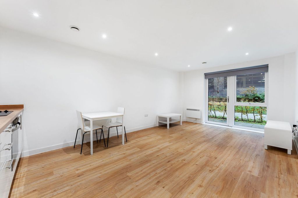 Property photo 2 of 22