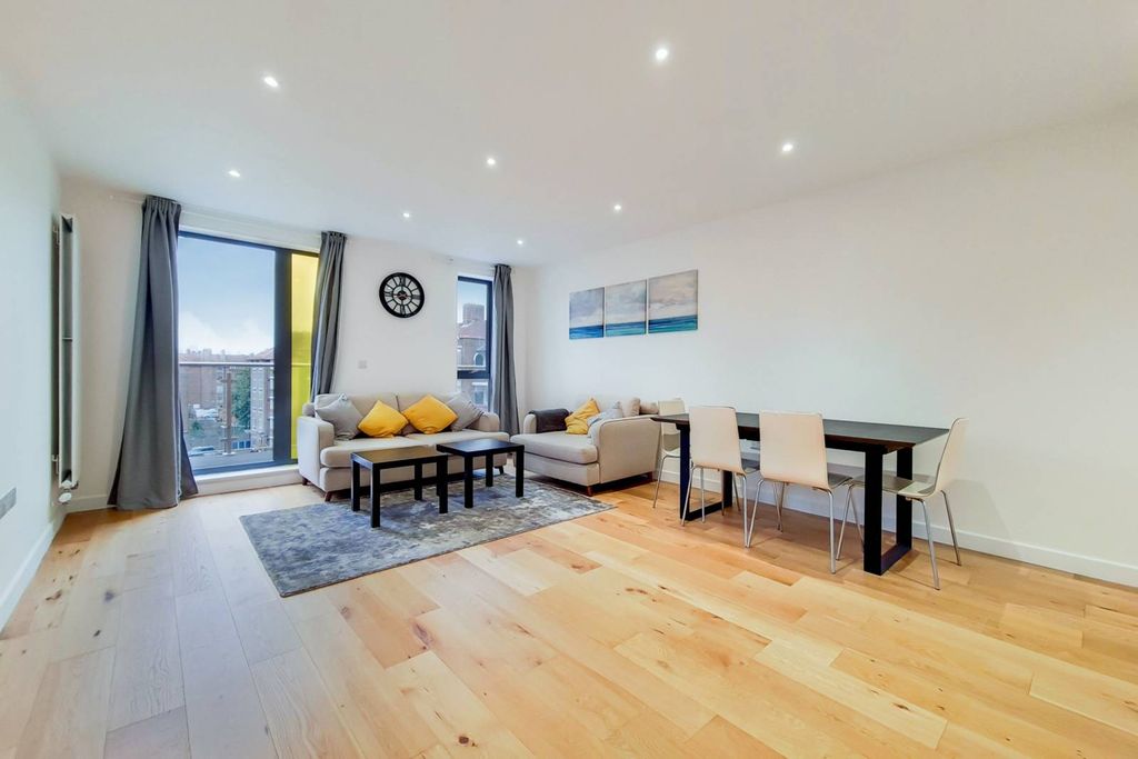 Property photo 1 of 12