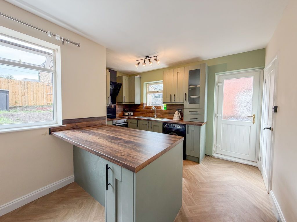 Property photo 3 of 11 Kitchen/Diner