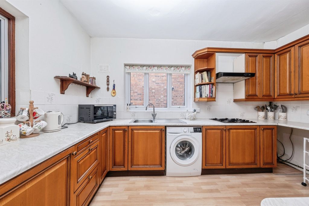 Property photo 3 of 16