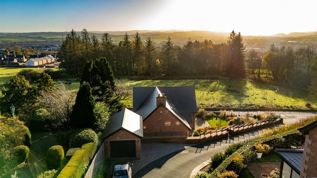 Property photo 2 of 43 Dji_20251117141719_0145_D.Jpg