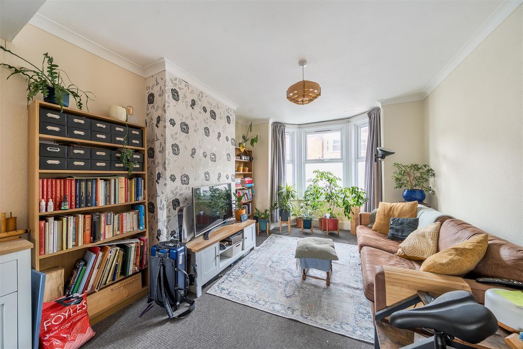 Property photo 2 of 9 1380287-10-691453E777A31-Arw-1.Jpg