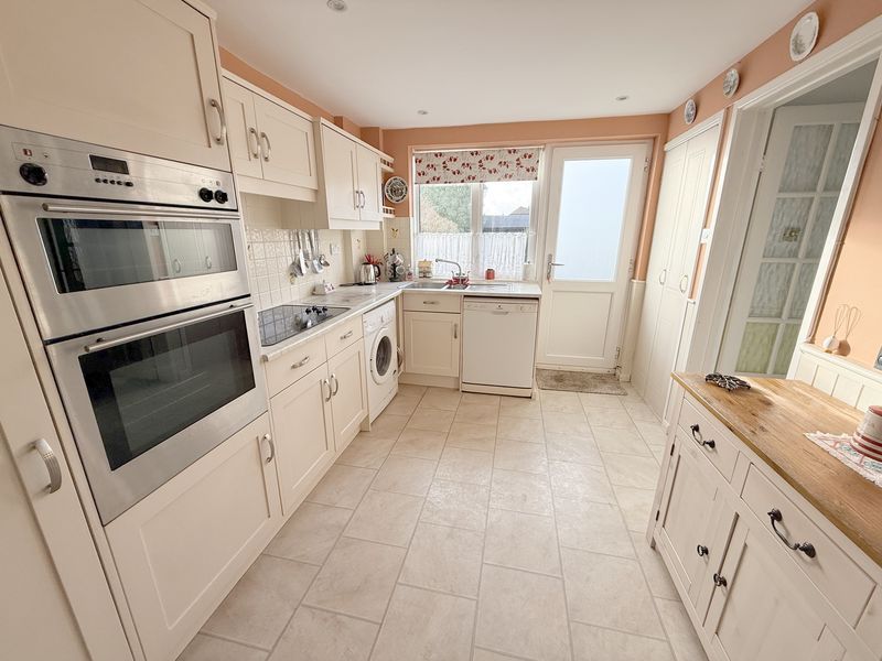 Property photo 3 of 15 Kitchen/Breakfast Room