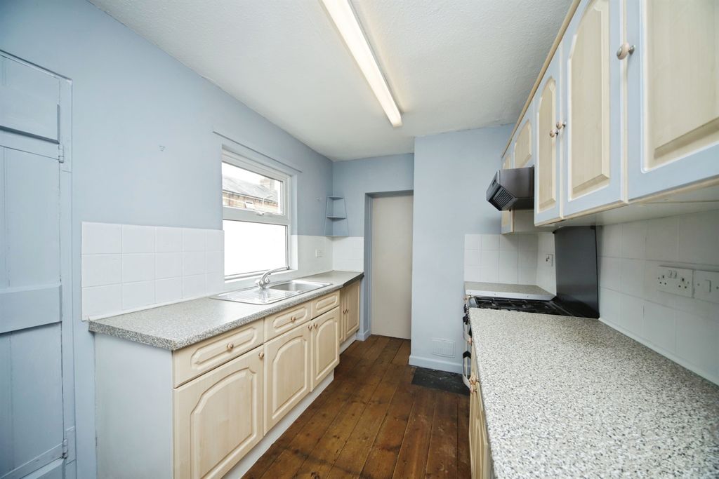 Property photo 3 of 17