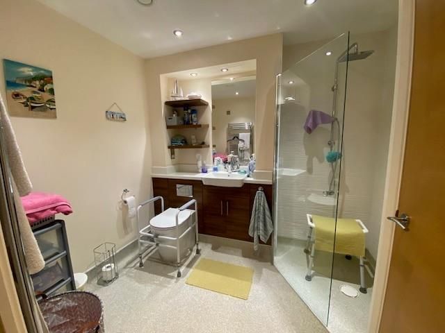 Property photo 2 of 11 Wet Room