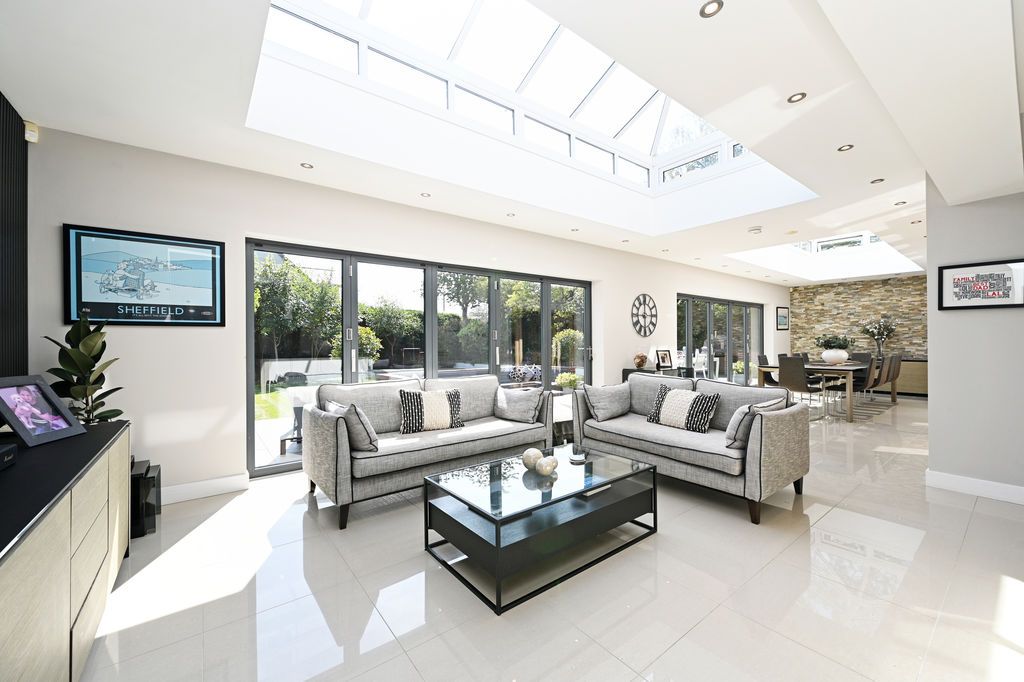 Property photo 2 of 49 Open Plan Family Room / Dining