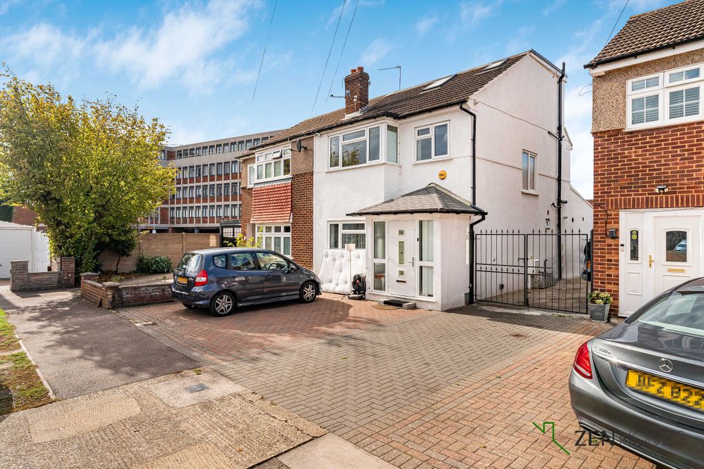 Property photo 1 of 33