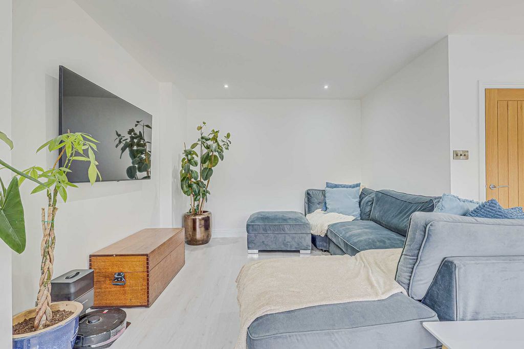 Additional image 16 of 4 bed detached house for saleThundersley Park Road, Benfleet SS7