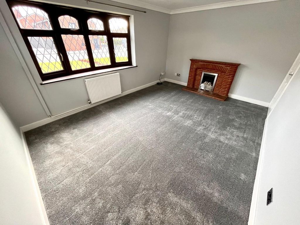 Property photo 2 of 12 Lounge.Jpeg