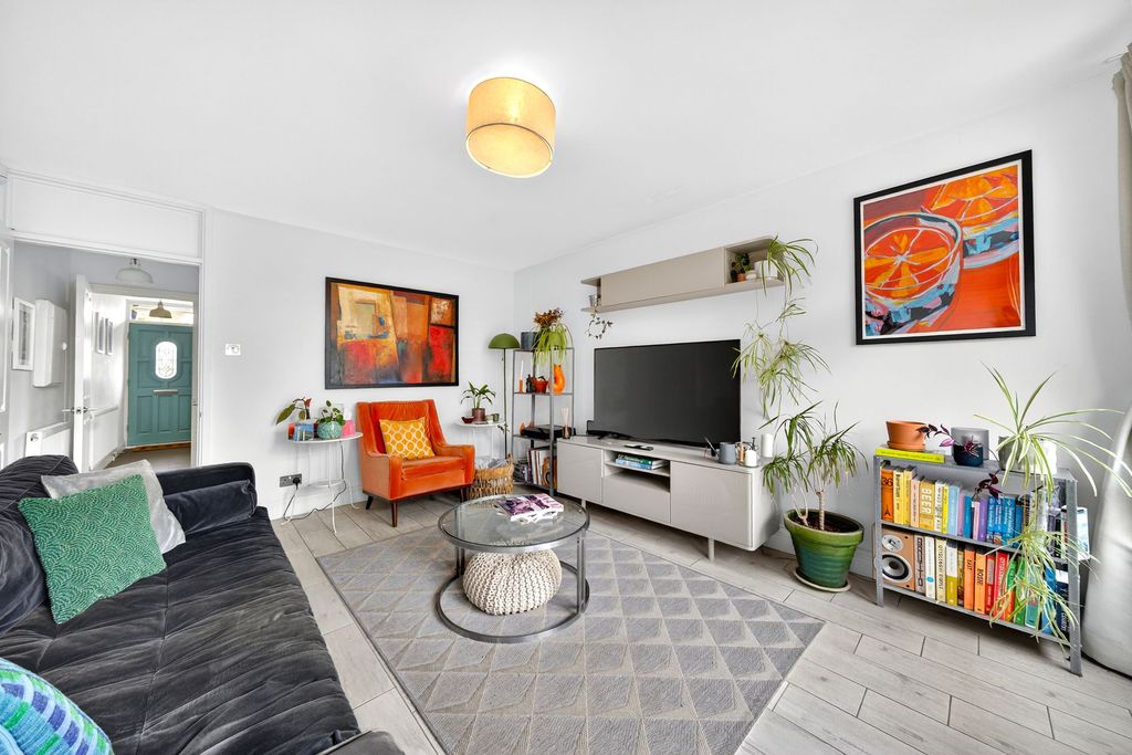 Property photo 2 of 18