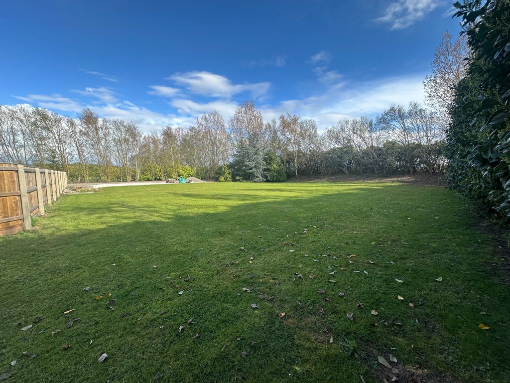 Property photo 3 of 5