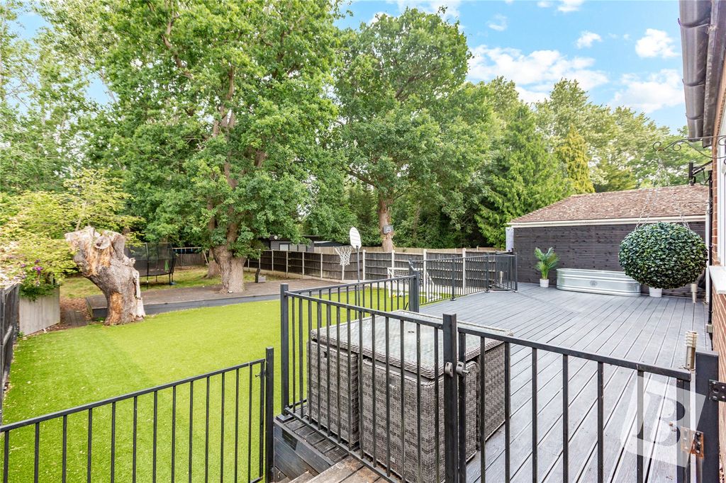 Property photo 2 of 38 Picture No. 33