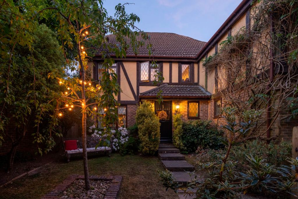 Property photo 1 of 29