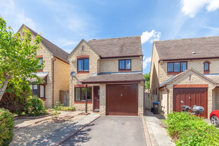 Property photo 1 of 9 225245