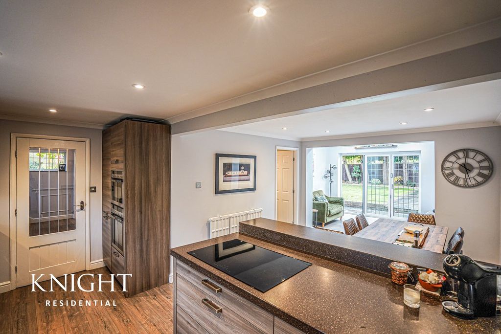 Property photo 3 of 45