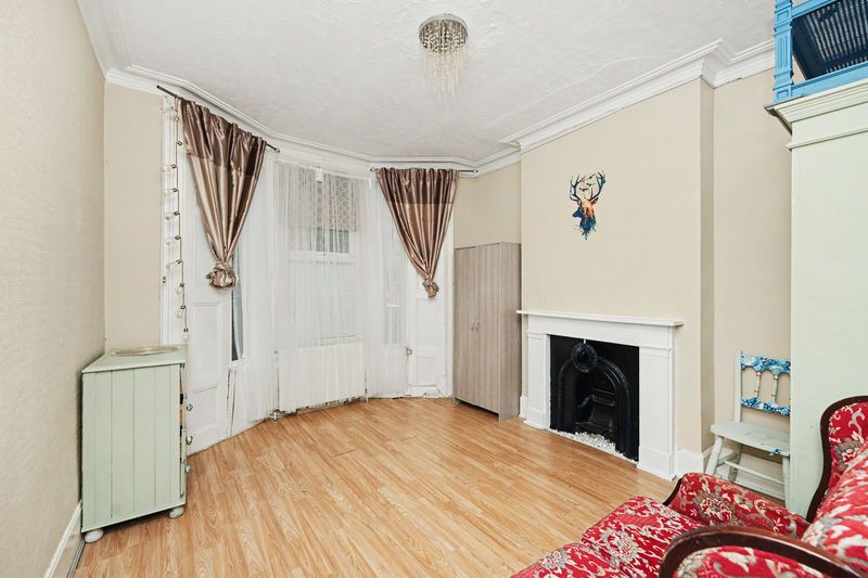 Property photo 2 of 11 Photo 3