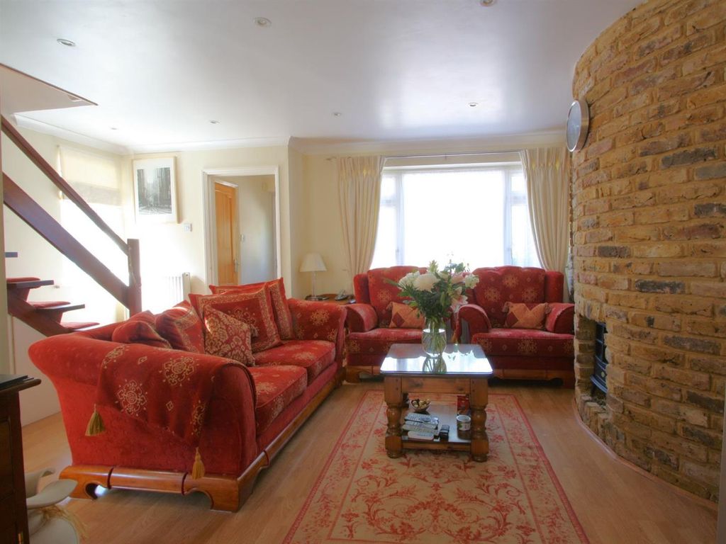 Property photo 2 of 8 Reception Room