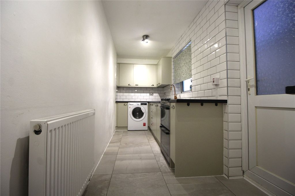 Property photo 2 of 8 Picture No. 18