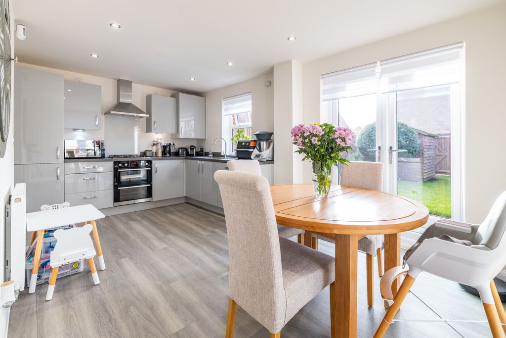 Property photo 2 of 30 Kitchen/Diner